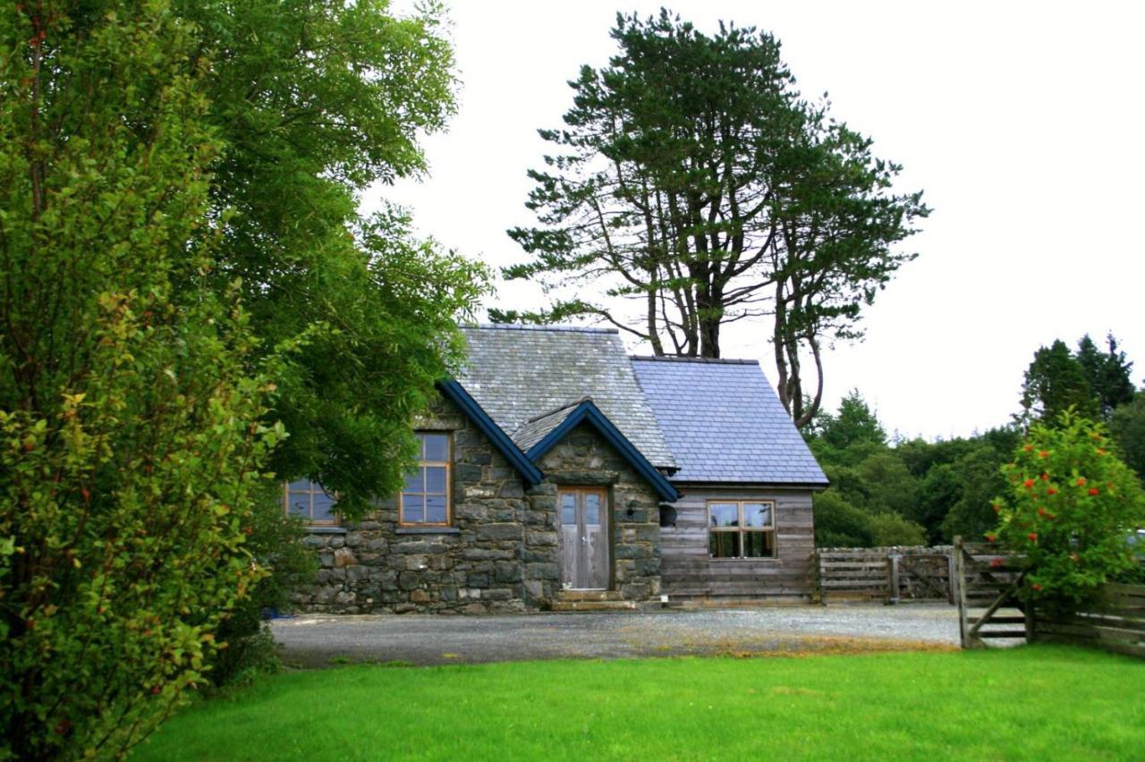 Old Skool Accommodation Trawsfynydd Bagian luar foto